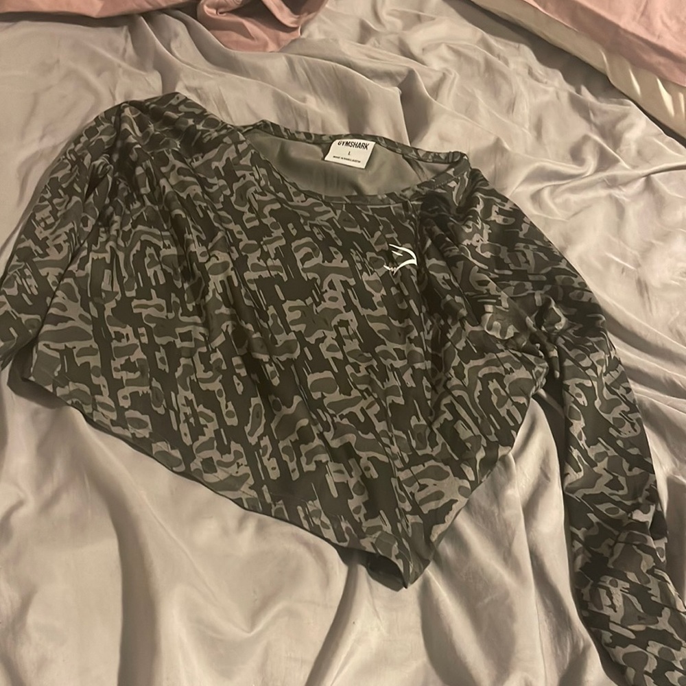 Gym shark long sleeve crop large